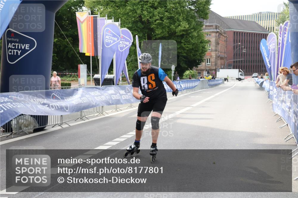 29.06.2025 - hella hamburg halbmarathon Strokosch-Dieckow http://msf.ph/oto/8177801 29.06.2025 09:19:19 Ziel 20091 meine-sportfotos.de