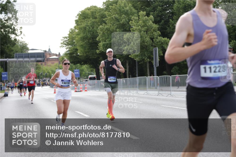 29.06.2025 - hella hamburg halbmarathon Jannik Wohlers http://msf.ph/oto/8177810 29.06.2025 09:42:22 Lombardsbrücke 5612, 7331, 7855, 9269, 10468, 11078, 11228, 12360, 13346, 13872, 13913, 14753, 14836, 16615, 17614, 18740, 19041, 19042, 19050, 19076, 19078 meine-sportfotos.de