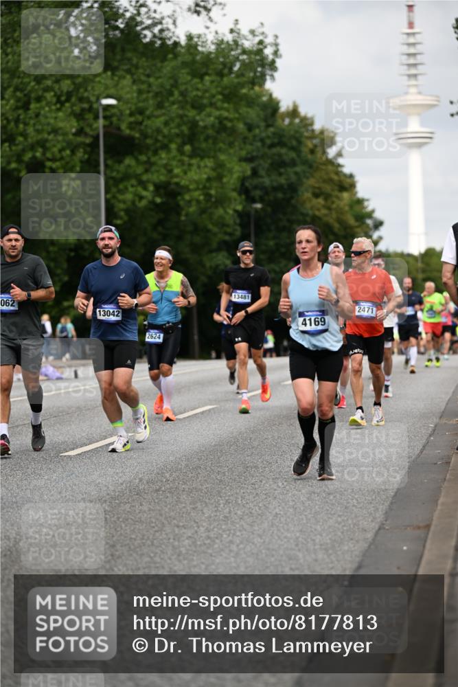 29.06.2025 - hella hamburg halbmarathon Dr. Thomas Lammeyer http://msf.ph/oto/8177813 29.06.2025 10:10:15 Kennedybrücke 1229, 1830, 1842, 2471, 2624, 3062, 4169, 4542, 5431, 5762, 6014, 7741, 8049, 8290, 8744, 8894, 8909, 9477, 9917, 10214, 10781, 10998 meine-sportfotos.de