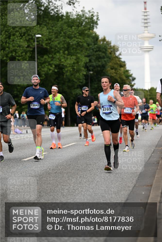 29.06.2025 - hella hamburg halbmarathon Dr. Thomas Lammeyer http://msf.ph/oto/8177836 29.06.2025 10:10:15 Kennedybrücke 1229, 1830, 1842, 2471, 2624, 3062, 4169, 4542, 5431, 5762, 6014, 7741, 8049, 8290, 8744, 8894, 8909, 9477, 9917, 10214, 10781, 10998 meine-sportfotos.de