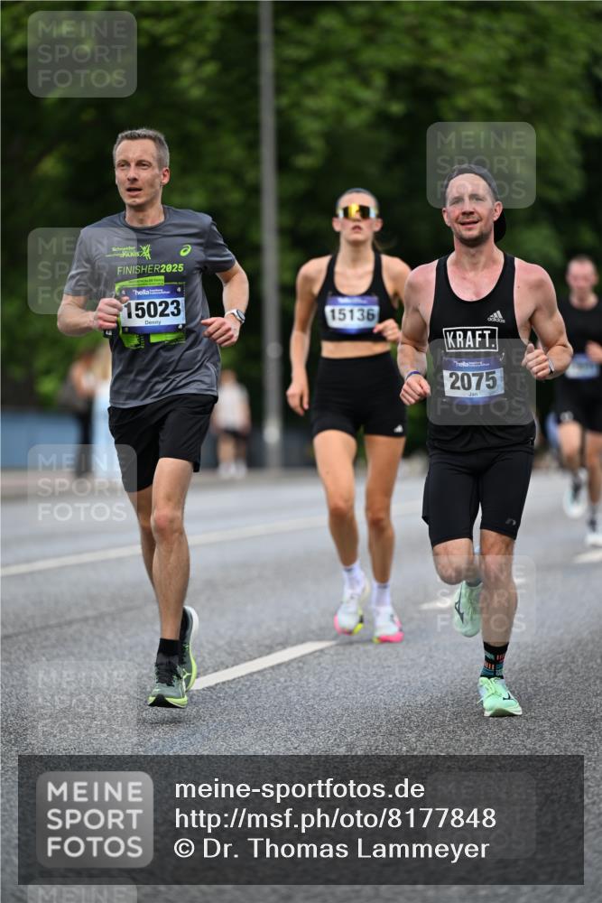 29.06.2025 - hella hamburg halbmarathon Dr. Thomas Lammeyer http://msf.ph/oto/8177848 29.06.2025 09:46:50 Kennedybrücke 2075, 2180, 2203, 2483, 6090, 8318, 8376, 9804, 10351 meine-sportfotos.de