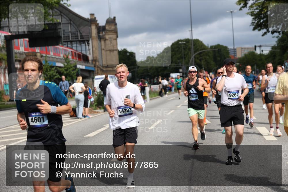 29.06.2025 - hella hamburg halbmarathon Yannick Fuchs http://msf.ph/oto/8177865 29.06.2025 10:42:21 20KM 1320, 1914, 2213, 2340, 2708, 3747, 4324, 4601, 5024, 5362, 5528, 5915, 6081, 6377, 6836, 7367, 7599, 8216, 8234, 8927, 9262, 9482, 9538, 9544, 11211, 11961, 12549, 12747, 13007, 13570, 13614, 13948, 14383, 14797, 14814, 15309, 15573, 15590, 15629, 15735, 15808, 16149, 16205, 16414, 16766, 18206, 18430, 18476, 18790, 18836, 18963, 19198 meine-sportfotos.de