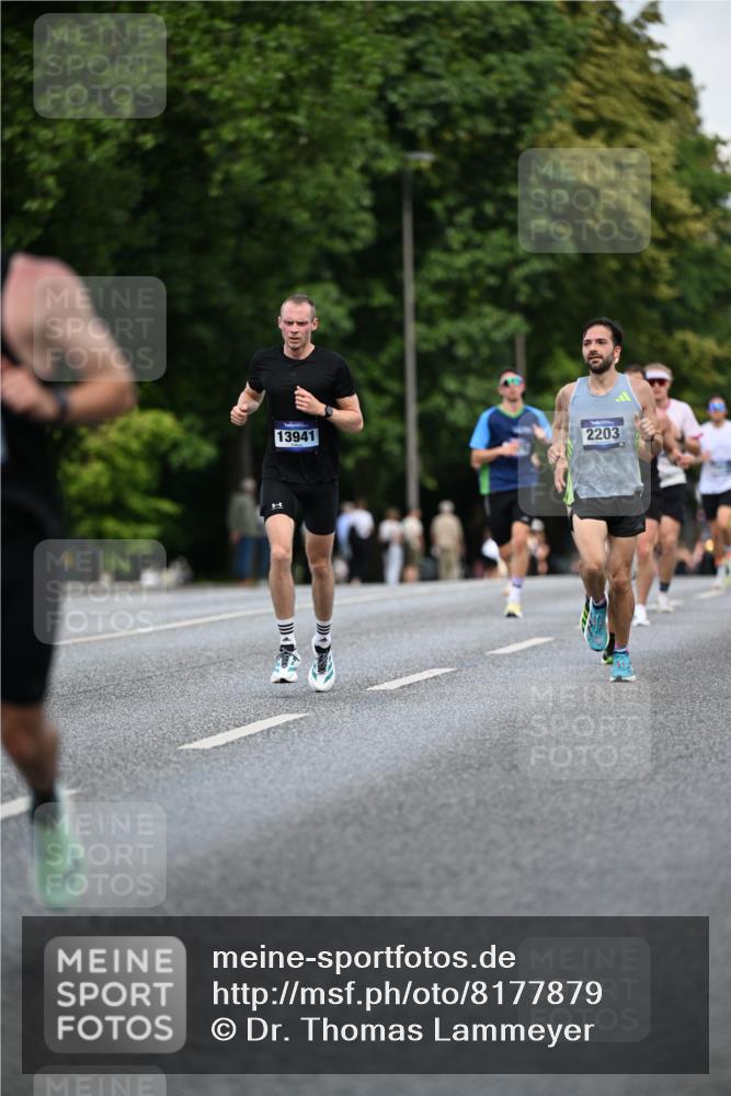 29.06.2025 - hella hamburg halbmarathon Dr. Thomas Lammeyer http://msf.ph/oto/8177879 29.06.2025 09:46:50 Kennedybrücke 2075, 2180, 2203, 2483, 6090, 8318, 8376, 9804, 10351 meine-sportfotos.de