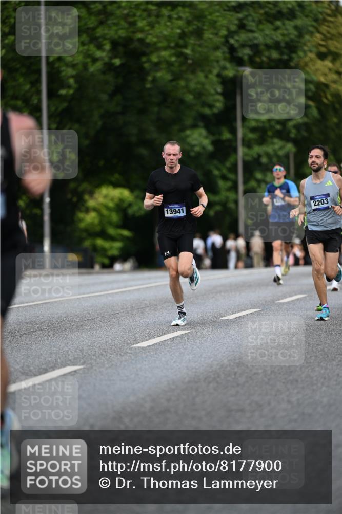 29.06.2025 - hella hamburg halbmarathon Dr. Thomas Lammeyer http://msf.ph/oto/8177900 29.06.2025 09:46:51 Kennedybrücke 2075, 2180, 2203, 2483, 6090, 8318, 8376, 9804, 10351 meine-sportfotos.de
