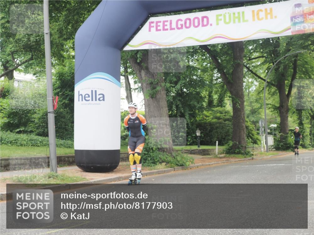 29.06.2025 - hella hamburg halbmarathon KatJ http://msf.ph/oto/8177903 29.06.2025 09:21:52 Zwischen KM18-KM19  meine-sportfotos.de