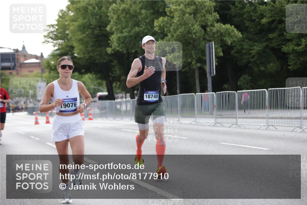 29.06.2025 - hella hamburg halbmarathon Jannik Wohlers http://msf.ph/oto/8177910 29.06.2025 09:42:22 Lombardsbrücke 5612, 7331, 7855, 9269, 10468, 11078, 11228, 12360, 13346, 13872, 13913, 14753, 14836, 16615, 17614, 18740, 19041, 19042, 19050, 19076, 19078 meine-sportfotos.de