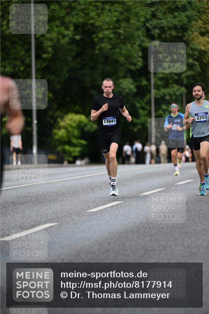 29.06.2025 - hella hamburg halbmarathon Dr. Thomas Lammeyer http://msf.ph/oto/8177914 29.06.2025 09:46:51 Kennedybrücke 2075, 2180, 2203, 2483, 6090, 8318, 8376, 9804, 10351 meine-sportfotos.de