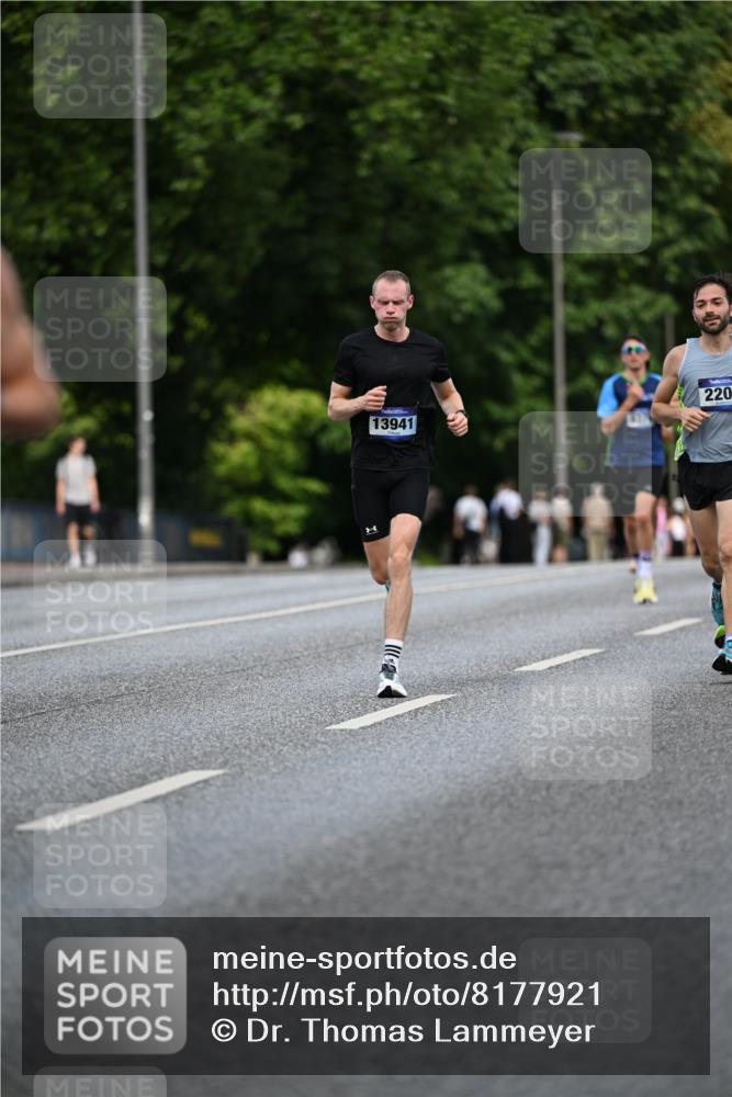 29.06.2025 - hella hamburg halbmarathon Dr. Thomas Lammeyer http://msf.ph/oto/8177921 29.06.2025 09:46:51 Kennedybrücke 2075, 2180, 2203, 2483, 6090, 8318, 8376, 9804, 10351 meine-sportfotos.de