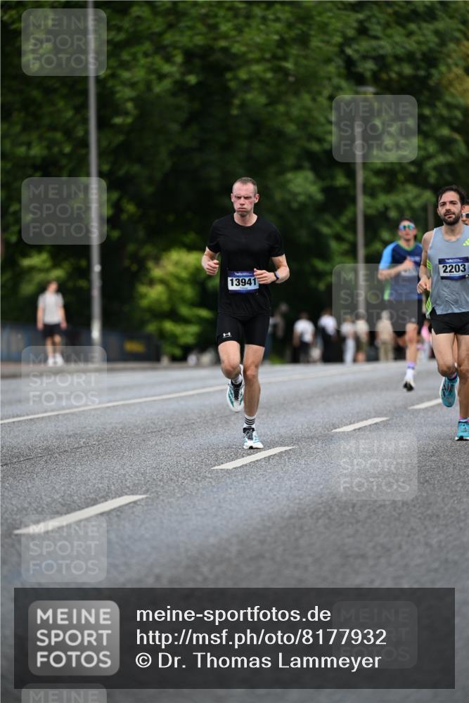 29.06.2025 - hella hamburg halbmarathon Dr. Thomas Lammeyer http://msf.ph/oto/8177932 29.06.2025 09:46:51 Kennedybrücke 2075, 2180, 2203, 2483, 6090, 8318, 8376, 9804, 10351 meine-sportfotos.de