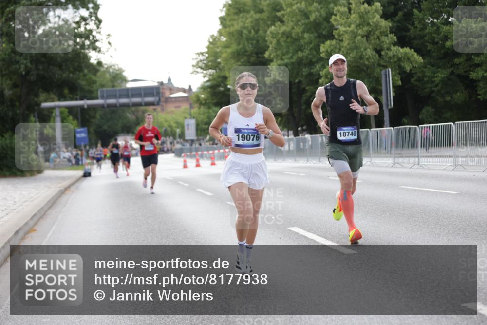 29.06.2025 - hella hamburg halbmarathon Jannik Wohlers http://msf.ph/oto/8177938 29.06.2025 09:42:23 Lombardsbrücke 5612, 7331, 7855, 9269, 10468, 11078, 11228, 12360, 13346, 13872, 13913, 14753, 14836, 16615, 17614, 18740, 19041, 19042, 19050, 19076, 19078 meine-sportfotos.de
