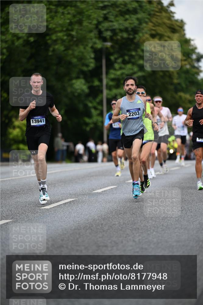 29.06.2025 - hella hamburg halbmarathon Dr. Thomas Lammeyer http://msf.ph/oto/8177948 29.06.2025 09:46:52 Kennedybrücke 2075, 2180, 2203, 2483, 6090, 8318, 8376, 9804, 10351 meine-sportfotos.de