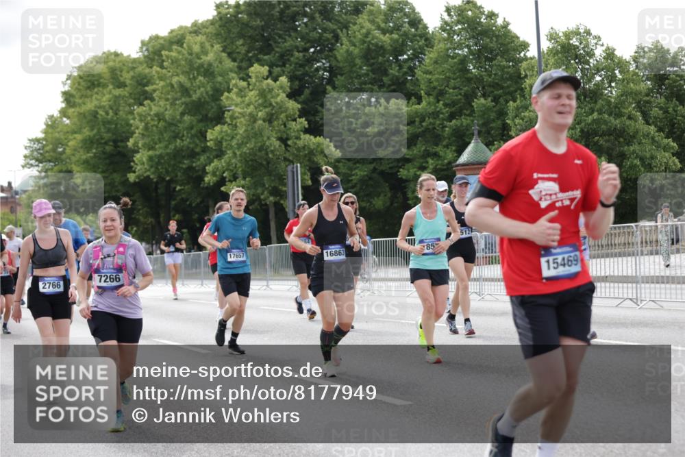 29.06.2025 - hella hamburg halbmarathon Jannik Wohlers http://msf.ph/oto/8177949 29.06.2025 10:22:33 Lombardsbrücke 1029, 1853, 2766, 3003, 3029, 3034, 4190, 4266, 5629, 6578, 6784, 6785, 7266, 7891, 9133, 9913, 10205, 10826, 12025, 12190, 12265, 13560, 13921, 14041, 14525, 14801, 15469, 16565, 16566, 16618, 16801, 16863, 17657 meine-sportfotos.de