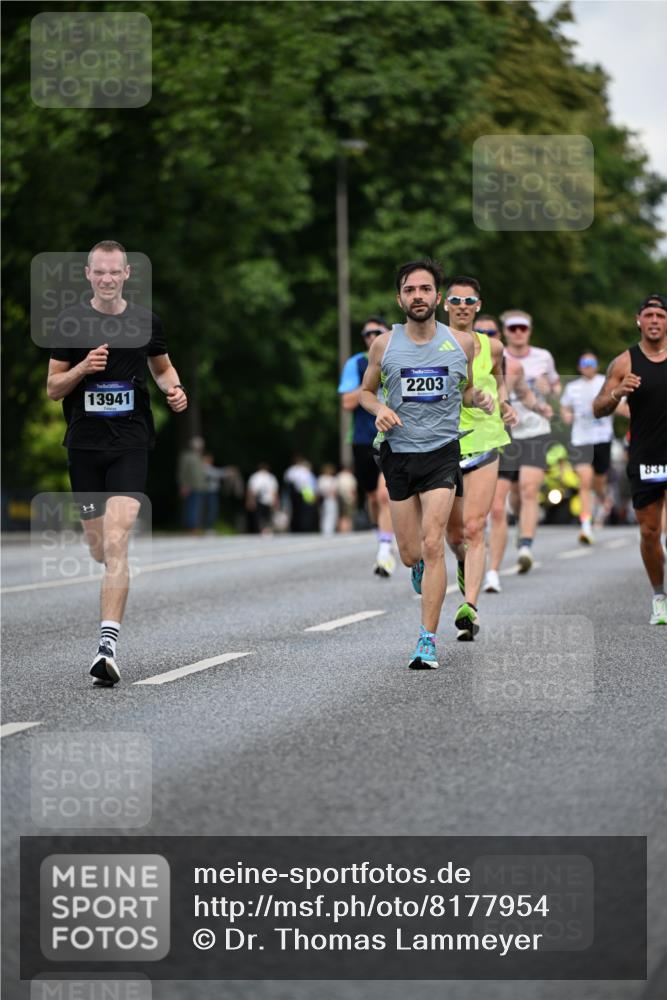 29.06.2025 - hella hamburg halbmarathon Dr. Thomas Lammeyer http://msf.ph/oto/8177954 29.06.2025 09:46:52 Kennedybrücke 2075, 2180, 2203, 2483, 6090, 8318, 8376, 9804, 10351 meine-sportfotos.de