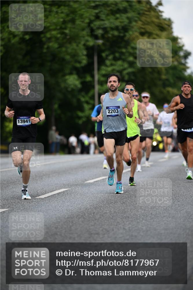 29.06.2025 - hella hamburg halbmarathon Dr. Thomas Lammeyer http://msf.ph/oto/8177967 29.06.2025 09:46:52 Kennedybrücke 2075, 2180, 2203, 2483, 6090, 8318, 8376, 9804, 10351 meine-sportfotos.de