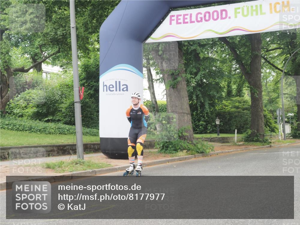 29.06.2025 - hella hamburg halbmarathon KatJ http://msf.ph/oto/8177977 29.06.2025 09:21:52 Zwischen KM18-KM19  meine-sportfotos.de