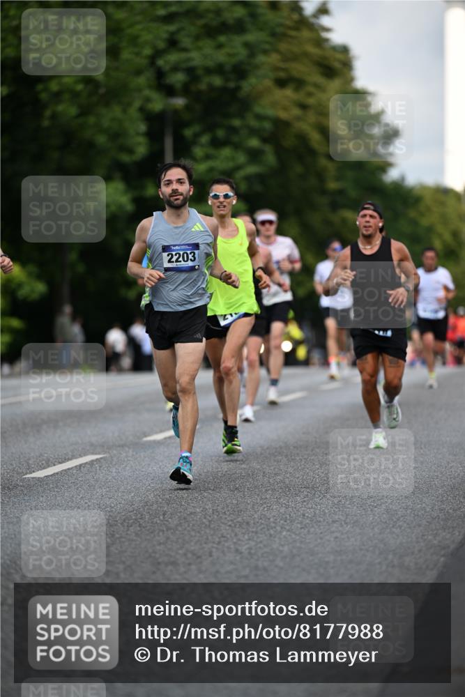 29.06.2025 - hella hamburg halbmarathon Dr. Thomas Lammeyer http://msf.ph/oto/8177988 29.06.2025 09:46:52 Kennedybrücke 2075, 2180, 2203, 2483, 6090, 8318, 8376, 9804, 10351 meine-sportfotos.de