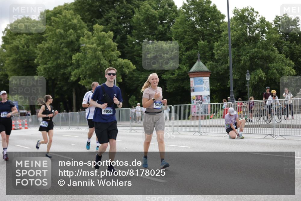 29.06.2025 - hella hamburg halbmarathon Jannik Wohlers http://msf.ph/oto/8178025 29.06.2025 11:08:59 Lombardsbrücke 1140, 2290, 3505, 3634, 4357, 4800, 4956, 4995, 5101, 5173, 5402, 5443, 5504, 6627, 6934, 7196, 7904, 8523, 10073, 10535, 10850, 10904, 11814, 11930, 12142, 12199, 12948, 14942, 16025, 16519, 16764, 19231 meine-sportfotos.de