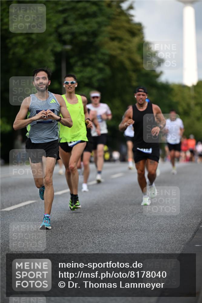 29.06.2025 - hella hamburg halbmarathon Dr. Thomas Lammeyer http://msf.ph/oto/8178040 29.06.2025 09:46:53 Kennedybrücke 2075, 2180, 2203, 2483, 3379, 6090, 8318, 8376, 9804, 10351 meine-sportfotos.de
