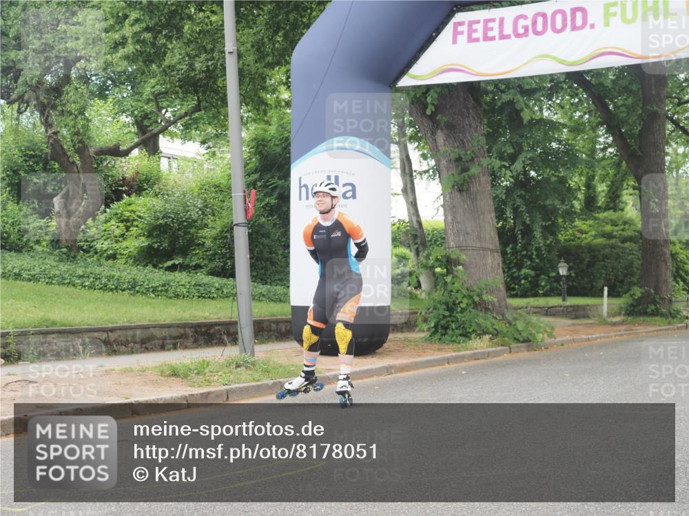 29.06.2025 - hella hamburg halbmarathon KatJ http://msf.ph/oto/8178051 29.06.2025 09:21:52 Zwischen KM18-KM19  meine-sportfotos.de