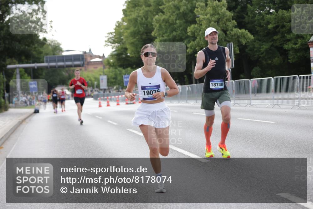 29.06.2025 - hella hamburg halbmarathon Jannik Wohlers http://msf.ph/oto/8178074 29.06.2025 09:42:23 Lombardsbrücke 5612, 7331, 7855, 9269, 10468, 11078, 11228, 12360, 13346, 13872, 13913, 14753, 14836, 16615, 17614, 18740, 19041, 19042, 19050, 19076, 19078 meine-sportfotos.de