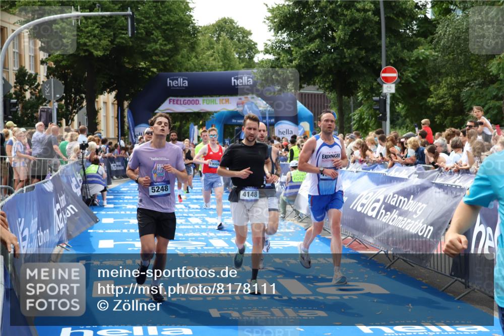 29.06.2025 - hella hamburg halbmarathon Zöllner http://msf.ph/oto/8178111 29.06.2025 10:38:47 Ziel 2296, 2719, 4148, 5248, 6684, 8450, 9264, 9403, 9540, 10218, 11055, 11281, 11282, 12772, 13800, 15372, 18188, 19004 meine-sportfotos.de