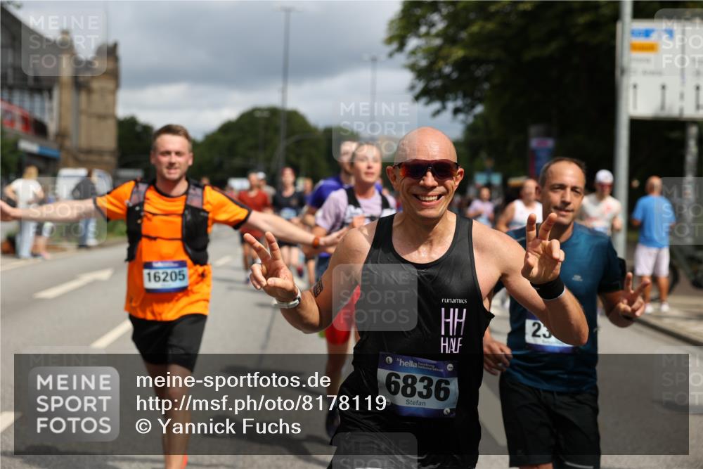 29.06.2025 - hella hamburg halbmarathon Yannick Fuchs http://msf.ph/oto/8178119 29.06.2025 10:42:25 20KM 1086, 1320, 1914, 2213, 2340, 2442, 2708, 3747, 4324, 4601, 5024, 5362, 5528, 5915, 6081, 6377, 6836, 7367, 8216, 8916, 8927, 9262, 9482, 9538, 9638, 11211, 11961, 12549, 12747, 13007, 13570, 13614, 13948, 14383, 14797, 14814, 15309, 15573, 15590, 15629, 15735, 15808, 16094, 16149, 16205, 16269, 16414, 16766, 18206, 18476, 18790, 18836, 18923, 18963, 19198 meine-sportfotos.de