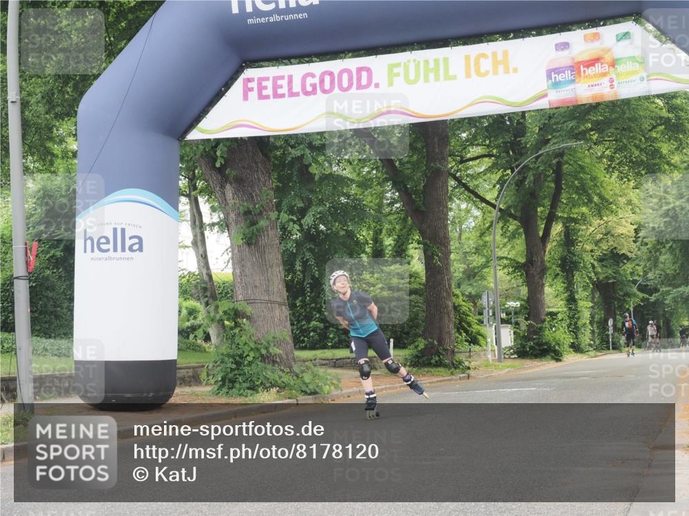 29.06.2025 - hella hamburg halbmarathon KatJ http://msf.ph/oto/8178120 29.06.2025 09:21:55 Zwischen KM18-KM19  meine-sportfotos.de