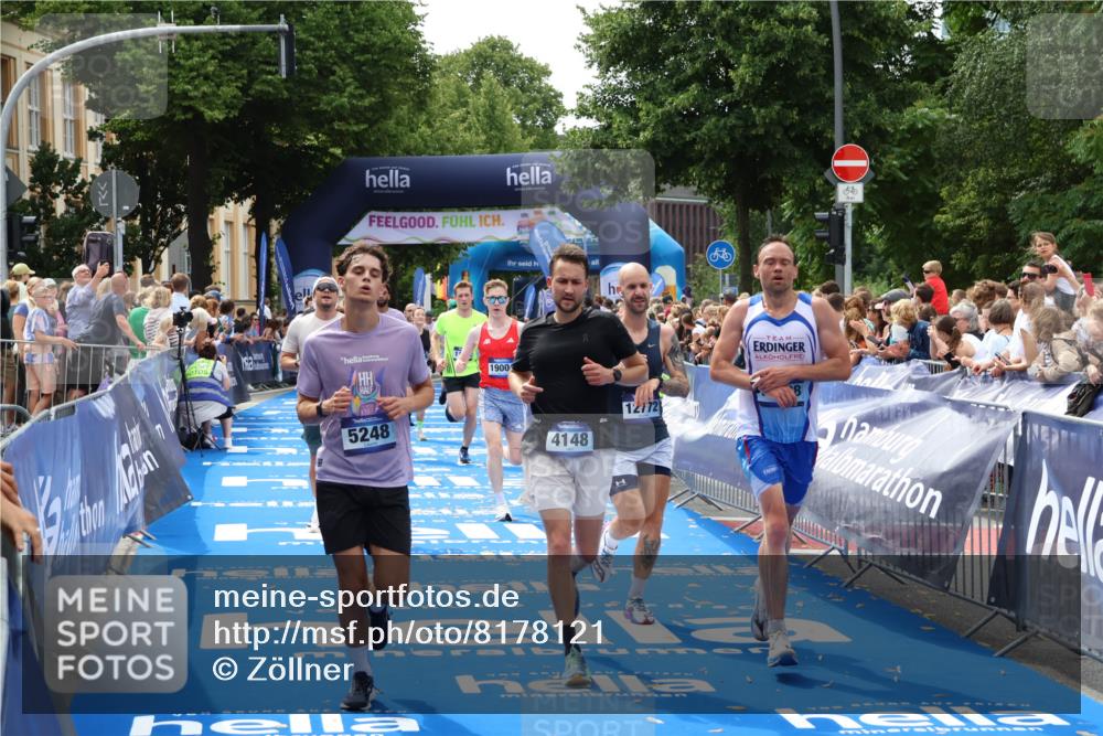 29.06.2025 - hella hamburg halbmarathon Zöllner http://msf.ph/oto/8178121 29.06.2025 10:38:48 Ziel 2296, 2719, 4148, 5248, 6684, 8450, 9264, 9540, 10218, 11055, 11281, 11282, 12772, 13755, 13800, 14093, 15372, 18188, 19004 meine-sportfotos.de