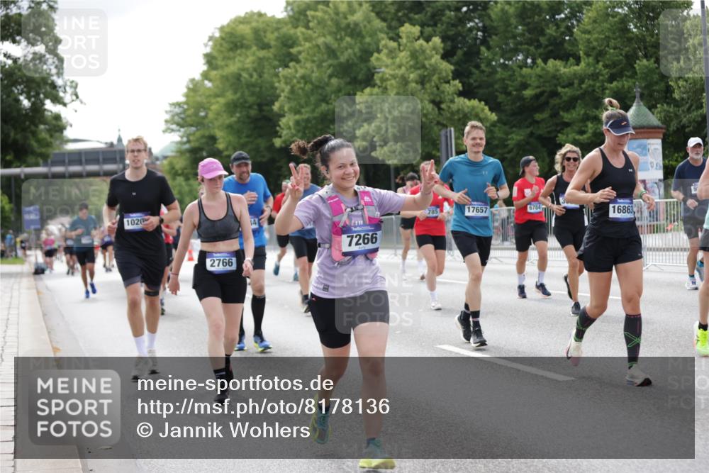 29.06.2025 - hella hamburg halbmarathon Jannik Wohlers http://msf.ph/oto/8178136 29.06.2025 10:22:34 Lombardsbrücke 1029, 1853, 2766, 3003, 3029, 3034, 4190, 4266, 5629, 6578, 6784, 6785, 7266, 7891, 9133, 9913, 10205, 10826, 12025, 12190, 12265, 13560, 13921, 14041, 14525, 14801, 15469, 16565, 16566, 16618, 16801, 16863, 17657 meine-sportfotos.de