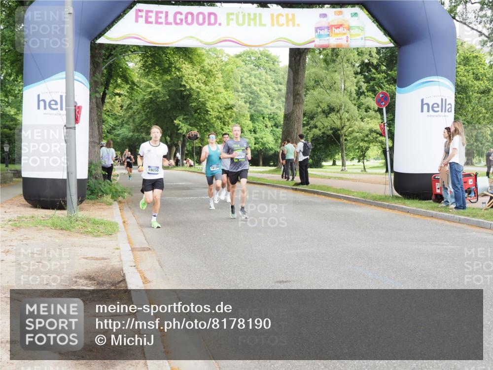29.06.2025 - hella hamburg halbmarathon MichiJ http://msf.ph/oto/8178190 29.06.2025 10:16:55 Zwischen KM18-KM19  meine-sportfotos.de