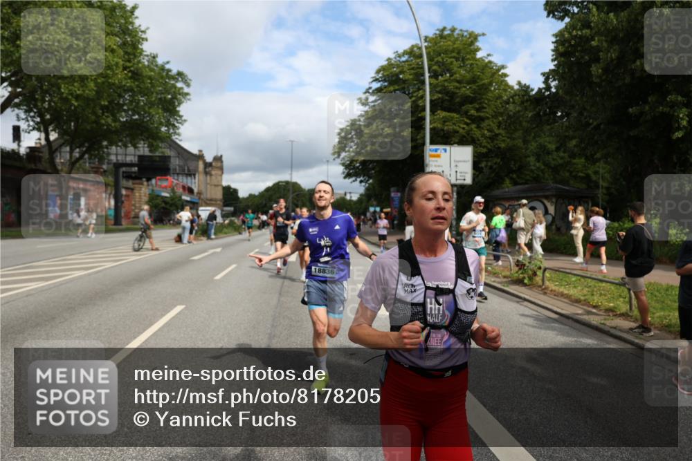 29.06.2025 - hella hamburg halbmarathon Yannick Fuchs http://msf.ph/oto/8178205 29.06.2025 10:42:26 20KM 1086, 1320, 1914, 2213, 2340, 2442, 3747, 4324, 4601, 5024, 5362, 5528, 5915, 6081, 6377, 6836, 7367, 8216, 8916, 8927, 9262, 9482, 9538, 9638, 11211, 11961, 12549, 12747, 13007, 13570, 13614, 13948, 14383, 14797, 14814, 15309, 15573, 15590, 15629, 15735, 15808, 16094, 16149, 16205, 16269, 16414, 16766, 18206, 18476, 18790, 18836, 18923, 18963, 19198 meine-sportfotos.de