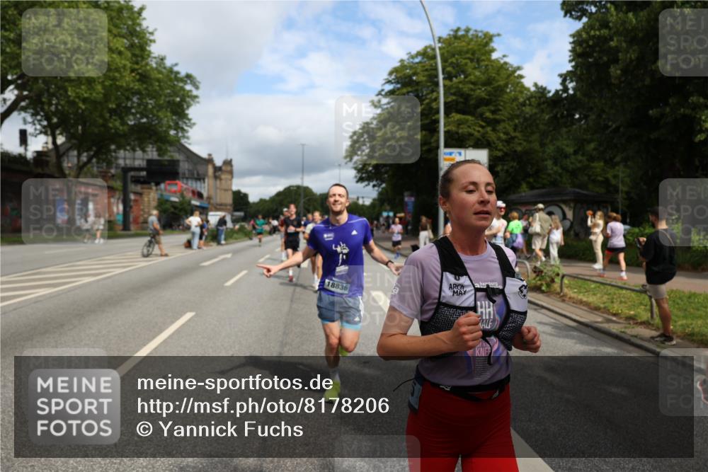 29.06.2025 - hella hamburg halbmarathon Yannick Fuchs http://msf.ph/oto/8178206 29.06.2025 10:42:26 20KM 1086, 1320, 1914, 2213, 2340, 2442, 3747, 4324, 4601, 5024, 5362, 5528, 5915, 6081, 6377, 6836, 7367, 8216, 8916, 8927, 9262, 9482, 9538, 9638, 11211, 11961, 12549, 12747, 13007, 13570, 13614, 13948, 14383, 14797, 14814, 15309, 15573, 15590, 15629, 15735, 15808, 16094, 16149, 16205, 16269, 16414, 16766, 18206, 18476, 18790, 18836, 18923, 18963, 19198 meine-sportfotos.de