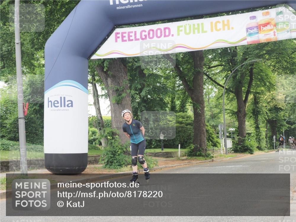 29.06.2025 - hella hamburg halbmarathon KatJ http://msf.ph/oto/8178220 29.06.2025 09:21:56 Zwischen KM18-KM19  meine-sportfotos.de