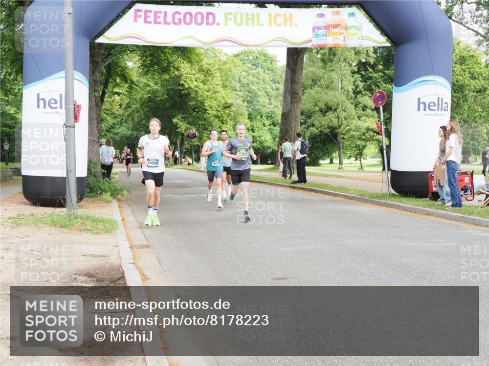 29.06.2025 - hella hamburg halbmarathon MichiJ http://msf.ph/oto/8178223 29.06.2025 10:16:55 Zwischen KM18-KM19  meine-sportfotos.de