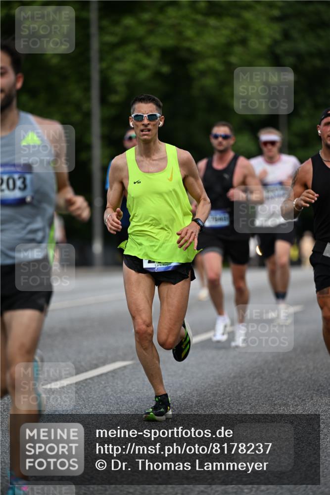 29.06.2025 - hella hamburg halbmarathon Dr. Thomas Lammeyer http://msf.ph/oto/8178237 29.06.2025 09:46:55 Kennedybrücke 2075, 2180, 2203, 2483, 3189, 3379, 6090, 8318, 8376, 9804, 10351 meine-sportfotos.de