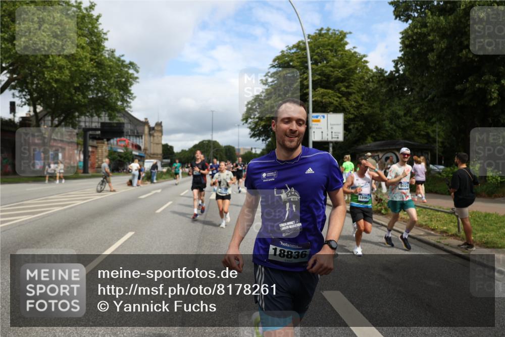 29.06.2025 - hella hamburg halbmarathon Yannick Fuchs http://msf.ph/oto/8178261 29.06.2025 10:42:27 20KM 1086, 1320, 1884, 1914, 2213, 2340, 2442, 3213, 3747, 4324, 4601, 5024, 5362, 5528, 5915, 6081, 6377, 6836, 7367, 8216, 8916, 8927, 9262, 9482, 9538, 9638, 11211, 11467, 11961, 12549, 12747, 13007, 13570, 13614, 13948, 14383, 14797, 14814, 15309, 15573, 15590, 15629, 15735, 15808, 16094, 16149, 16205, 16269, 16414, 16766, 17007, 18206, 18476, 18790, 18836, 18923, 18963, 19198 meine-sportfotos.de
