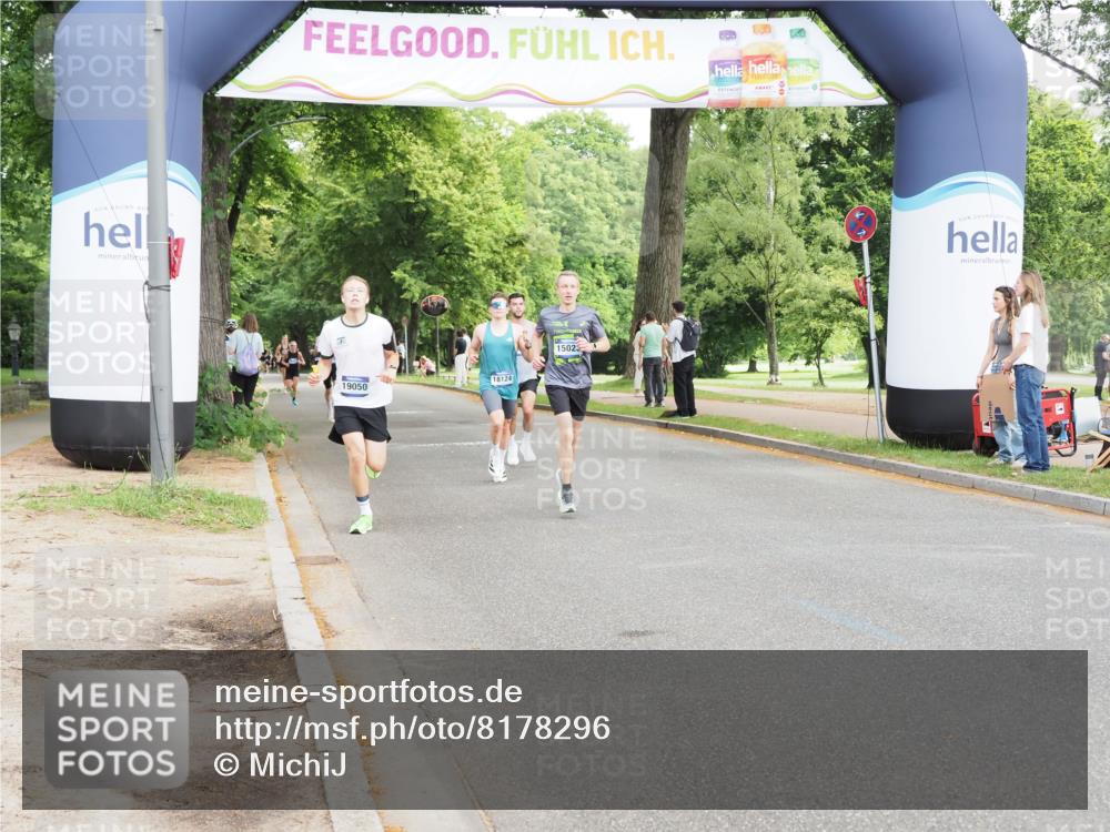 29.06.2025 - hella hamburg halbmarathon MichiJ http://msf.ph/oto/8178296 29.06.2025 10:16:55 Zwischen KM18-KM19  meine-sportfotos.de