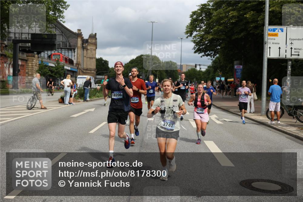 29.06.2025 - hella hamburg halbmarathon Yannick Fuchs http://msf.ph/oto/8178300 29.06.2025 10:42:27 20KM 1086, 1320, 1884, 1914, 2213, 2340, 2442, 3213, 3747, 4324, 4601, 5024, 5362, 5528, 5915, 6081, 6377, 6836, 7367, 8216, 8916, 8927, 9262, 9482, 9538, 9638, 11211, 11467, 11961, 12549, 12747, 13007, 13570, 13614, 13948, 14383, 14797, 14814, 15309, 15573, 15590, 15629, 15735, 15808, 16094, 16149, 16205, 16269, 16414, 16766, 17007, 18206, 18476, 18790, 18836, 18923, 18963, 19198 meine-sportfotos.de