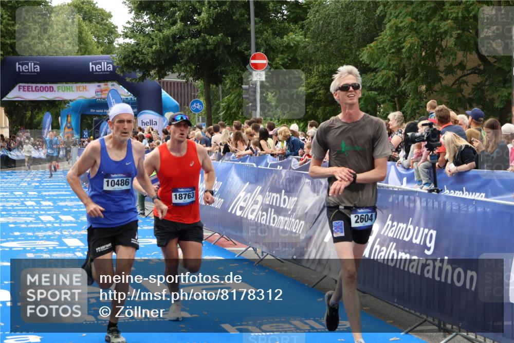29.06.2025 - hella hamburg halbmarathon Zöllner http://msf.ph/oto/8178312 29.06.2025 10:28:55 Ziel 1827, 2604, 10486, 18763 meine-sportfotos.de