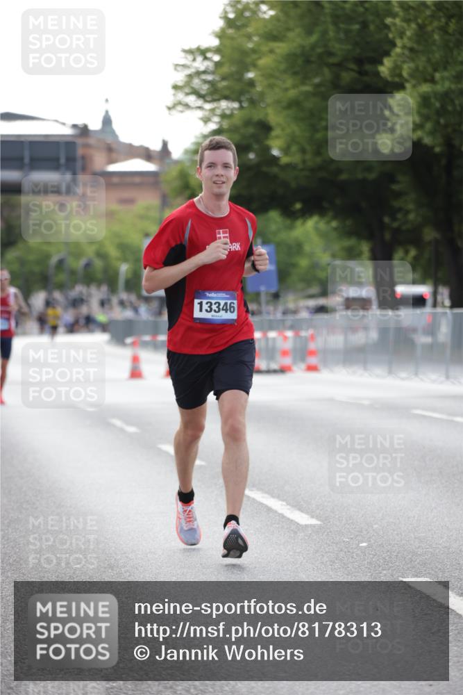29.06.2025 - hella hamburg halbmarathon Jannik Wohlers http://msf.ph/oto/8178313 29.06.2025 09:42:25 Lombardsbrücke 5612, 7331, 7855, 9269, 10468, 11078, 11228, 12360, 13346, 13872, 13913, 14753, 14836, 17614, 18740, 19041, 19042, 19050, 19076, 19078 meine-sportfotos.de