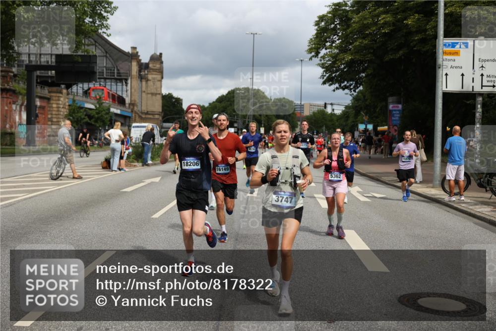 29.06.2025 - hella hamburg halbmarathon Yannick Fuchs http://msf.ph/oto/8178322 29.06.2025 10:42:27 20KM 1086, 1320, 1884, 1914, 2213, 2340, 2442, 3213, 3747, 4324, 4601, 5024, 5362, 5528, 5915, 6081, 6377, 6836, 7367, 8216, 8916, 8927, 9262, 9482, 9538, 9638, 11211, 11467, 11961, 12549, 12747, 13007, 13570, 13614, 13948, 14383, 14797, 14814, 15309, 15573, 15590, 15629, 15735, 15808, 16094, 16149, 16205, 16269, 16414, 16766, 17007, 18206, 18476, 18790, 18836, 18923, 18963, 19198 meine-sportfotos.de