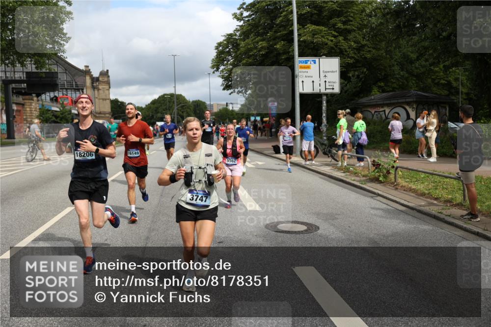 29.06.2025 - hella hamburg halbmarathon Yannick Fuchs http://msf.ph/oto/8178351 29.06.2025 10:42:28 20KM 1086, 1320, 1884, 1914, 2213, 2340, 2442, 3213, 3747, 4324, 4601, 5024, 5362, 5528, 5915, 6081, 6377, 6836, 7367, 8216, 8916, 8927, 9262, 9482, 9538, 9638, 11211, 11467, 11961, 12549, 12747, 13570, 13614, 14383, 14797, 14814, 15309, 15573, 15590, 15629, 15735, 15808, 16094, 16149, 16205, 16269, 16414, 16766, 17007, 18206, 18476, 18790, 18836, 18923, 18963, 19198 meine-sportfotos.de
