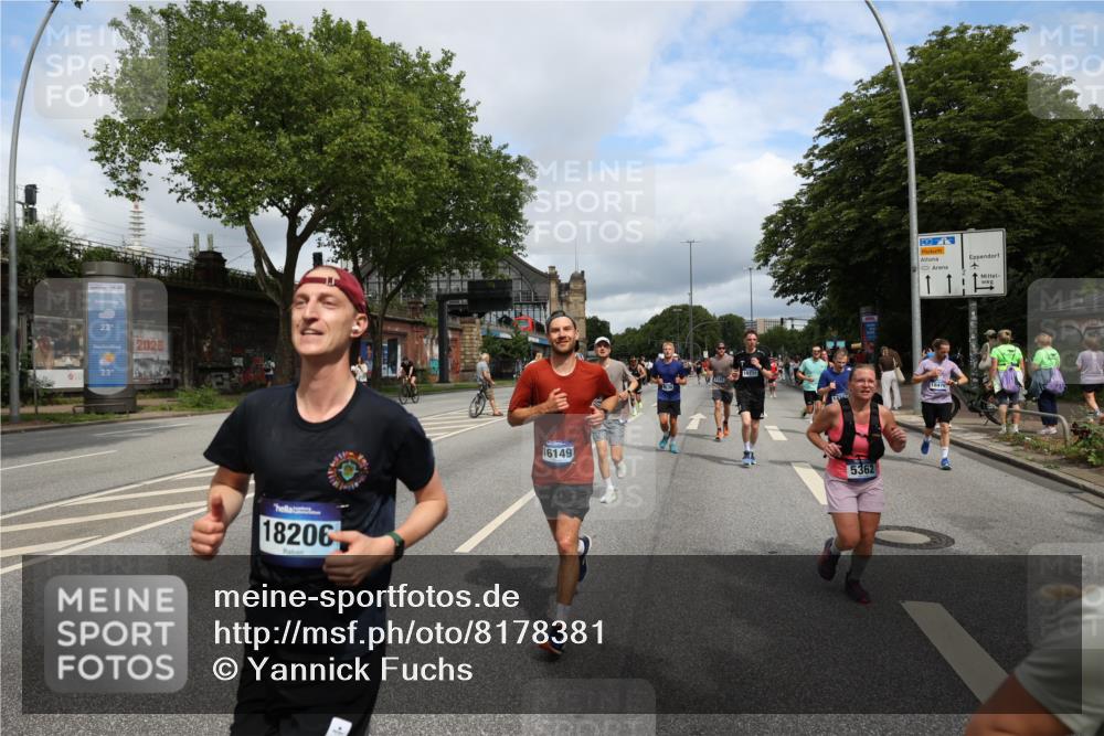 29.06.2025 - hella hamburg halbmarathon Yannick Fuchs http://msf.ph/oto/8178381 29.06.2025 10:42:29 20KM 1086, 1320, 1884, 1914, 2213, 2340, 2442, 3213, 3747, 4324, 4601, 5024, 5362, 5528, 5915, 6081, 6377, 6836, 7367, 8216, 8916, 9262, 9482, 9538, 9638, 10000, 11211, 11467, 11961, 12549, 12747, 13570, 13614, 14383, 14797, 14814, 15309, 15573, 15590, 15629, 15735, 15808, 16094, 16149, 16205, 16269, 16414, 16766, 17007, 18206, 18476, 18790, 18836, 18923, 18963, 19198 meine-sportfotos.de