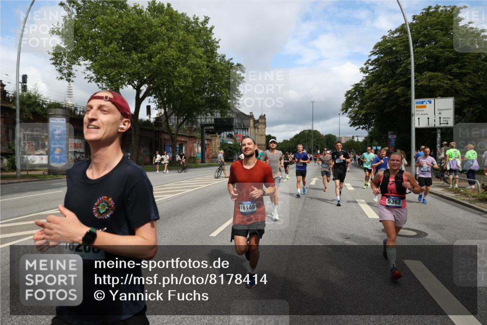 29.06.2025 - hella hamburg halbmarathon Yannick Fuchs http://msf.ph/oto/8178414 29.06.2025 10:42:29 20KM 1086, 1320, 1884, 1914, 2213, 2340, 2442, 3213, 3747, 4324, 4601, 5024, 5362, 5528, 5915, 6081, 6377, 6836, 7367, 8216, 8916, 9262, 9482, 9538, 9638, 10000, 11211, 11467, 11961, 12549, 12747, 13570, 13614, 14383, 14797, 14814, 15309, 15573, 15590, 15629, 15735, 15808, 16094, 16149, 16205, 16269, 16414, 16766, 17007, 18206, 18476, 18790, 18836, 18923, 18963, 19198 meine-sportfotos.de
