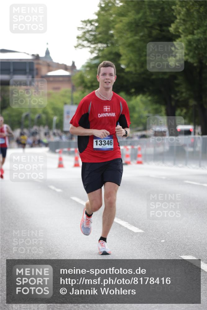 29.06.2025 - hella hamburg halbmarathon Jannik Wohlers http://msf.ph/oto/8178416 29.06.2025 09:42:25 Lombardsbrücke 5612, 7331, 7855, 9269, 10468, 11078, 11228, 12360, 13346, 13872, 13913, 14753, 14836, 17614, 18740, 19041, 19042, 19050, 19076, 19078 meine-sportfotos.de