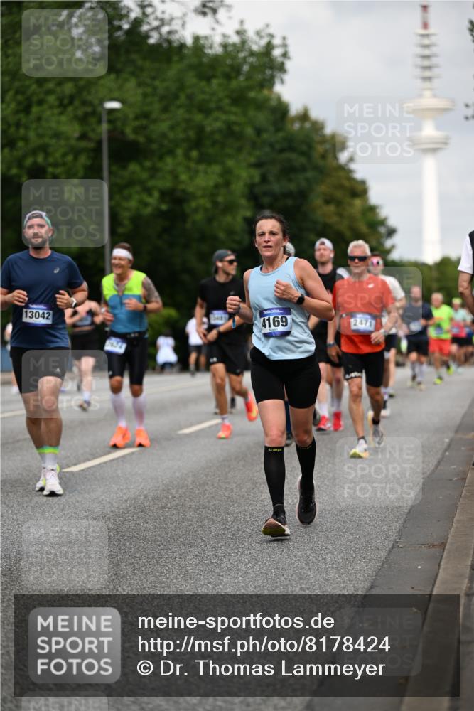 29.06.2025 - hella hamburg halbmarathon Dr. Thomas Lammeyer http://msf.ph/oto/8178424 29.06.2025 10:10:16 Kennedybrücke 1229, 1830, 1842, 2471, 2624, 3062, 4169, 4542, 5431, 6014, 7741, 8049, 8290, 8744, 8894, 8909, 9477, 9917, 10214, 10781 meine-sportfotos.de