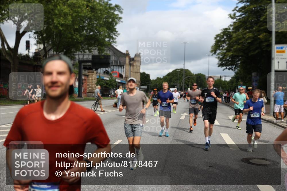 29.06.2025 - hella hamburg halbmarathon Yannick Fuchs http://msf.ph/oto/8178467 29.06.2025 10:42:30 20KM 1086, 1320, 1884, 1914, 2213, 2340, 2442, 3213, 3747, 4324, 5024, 5362, 5528, 5915, 6081, 6377, 6836, 7367, 8216, 8916, 9262, 9482, 9538, 9638, 10000, 11211, 11467, 11961, 12549, 12747, 13570, 13614, 14383, 14797, 14814, 15309, 15573, 15590, 15629, 15735, 15808, 16094, 16149, 16205, 16269, 16414, 16766, 17007, 18206, 18476, 18790, 18836, 18923, 18963, 19198 meine-sportfotos.de