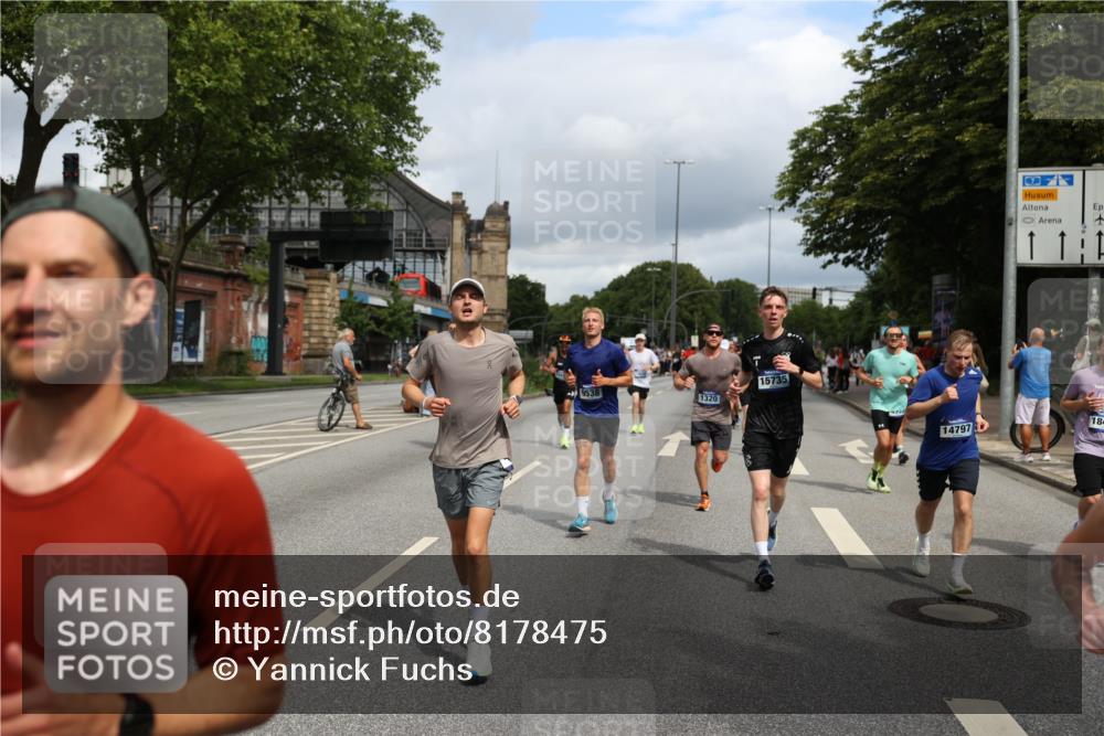 29.06.2025 - hella hamburg halbmarathon Yannick Fuchs http://msf.ph/oto/8178475 29.06.2025 10:42:30 20KM 1086, 1320, 1884, 1914, 2213, 2340, 2442, 3213, 3747, 4324, 5024, 5362, 5528, 5915, 6081, 6377, 6836, 7367, 8216, 8916, 9262, 9482, 9538, 9638, 10000, 11211, 11467, 11961, 12549, 12747, 13570, 13614, 14383, 14797, 14814, 15309, 15573, 15590, 15629, 15735, 15808, 16094, 16149, 16205, 16269, 16414, 16766, 17007, 18206, 18476, 18790, 18836, 18923, 18963, 19198 meine-sportfotos.de