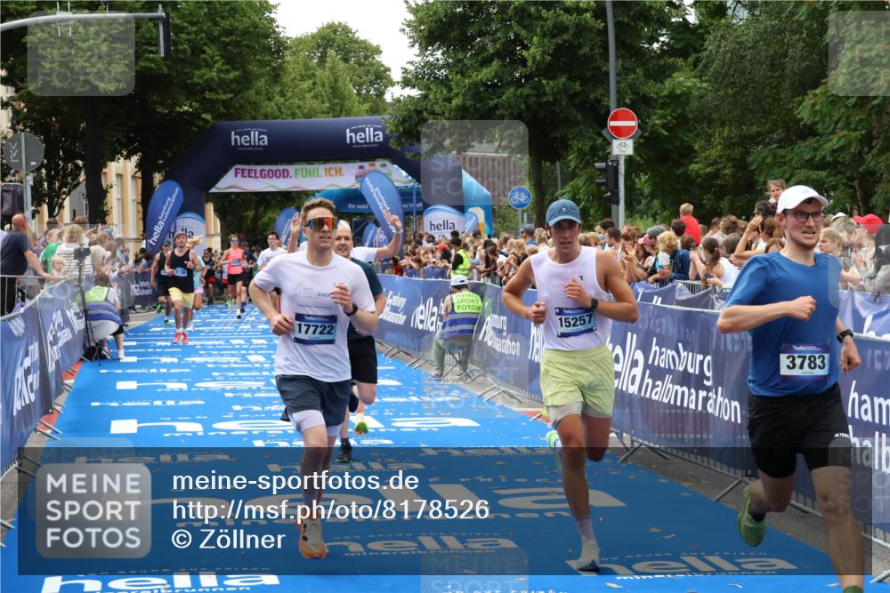 29.06.2025 - hella hamburg halbmarathon Zöllner http://msf.ph/oto/8178526 29.06.2025 10:39:00 Ziel 2980, 3136, 3783, 4359, 6682, 8958, 11447, 13137, 15257, 15561, 15873, 17722, 18734, 19151 meine-sportfotos.de