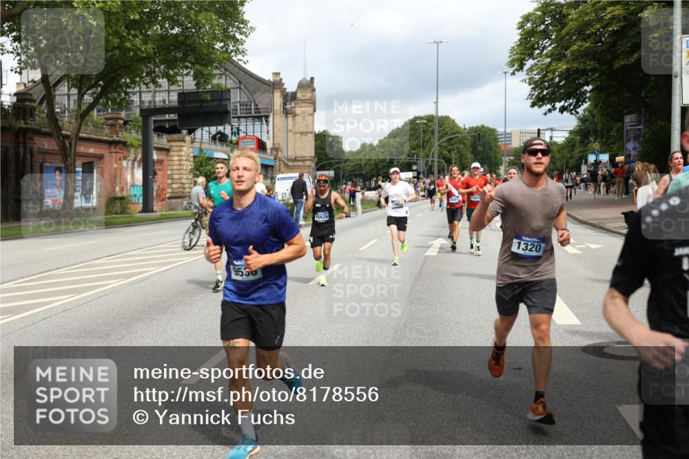 29.06.2025 - hella hamburg halbmarathon Yannick Fuchs http://msf.ph/oto/8178556 29.06.2025 10:42:31 20KM 1086, 1320, 1884, 1914, 2213, 2340, 2442, 3213, 3747, 4324, 4711, 5024, 5362, 5528, 5915, 6081, 6377, 6836, 6923, 7367, 8216, 8916, 9262, 9482, 9538, 9638, 10000, 11211, 11467, 11961, 12549, 12747, 13570, 13614, 14797, 14814, 15309, 15573, 15590, 15629, 15735, 15808, 16094, 16149, 16205, 16269, 16414, 16766, 17007, 18206, 18251, 18476, 18790, 18836, 18923, 18963, 19198 meine-sportfotos.de